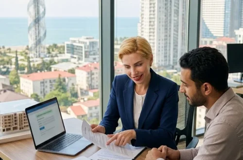 Charlotte erklärt den Immobilienkauf in Batumi per Banküberweisung und die Koordination von Vertrag und Registrierung